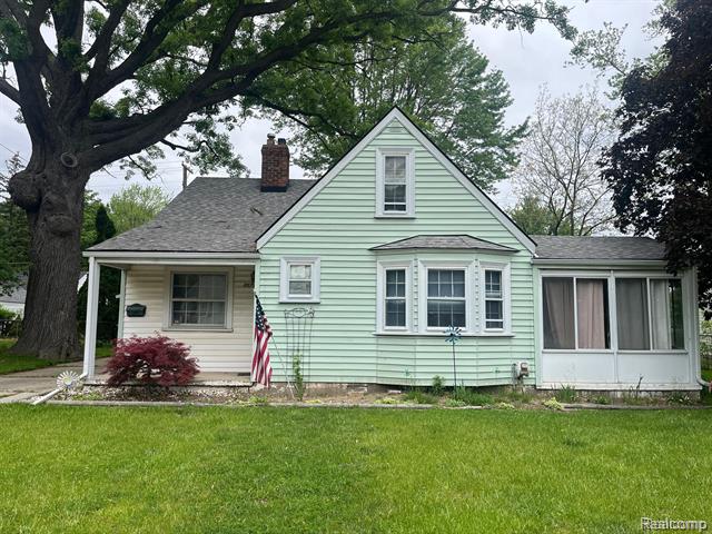 front view picture of 20711 Gaukler, Saint Clair Shores, MI. 48080