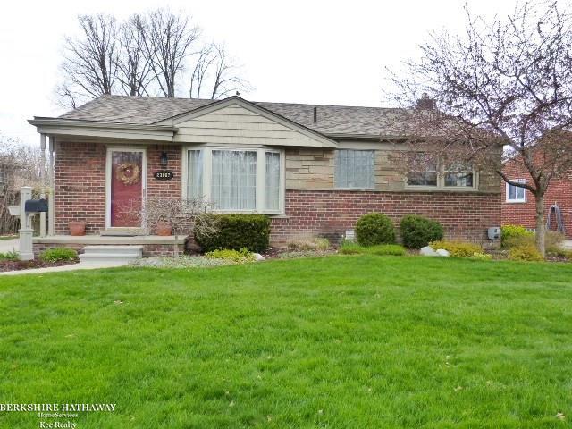 front view picture of 23007 Kipling, Saint Clair Shores, MI. 48080