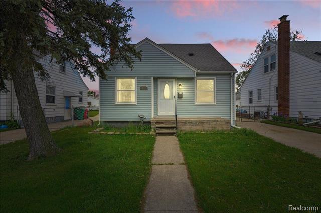 front view picture of 21803 Brittany, Eastpointe, MI. 48021
