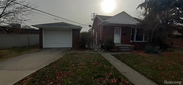 front view picture of 18070 Prosper, Eastpointe, MI. 48021
