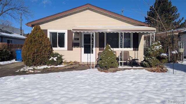 front view picture of 2167 Woodruff, Warren, MI. 48091