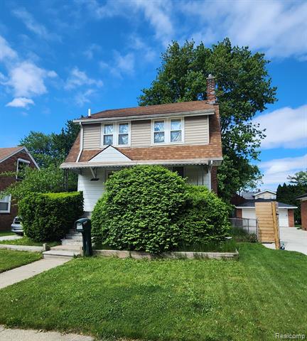front view picture of 22045 Elmwood, Eastpointe, MI. 48021