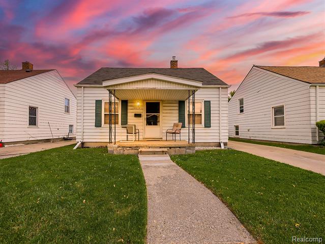 front view picture of 22079 Rausch, Eastpointe, MI. 48021
