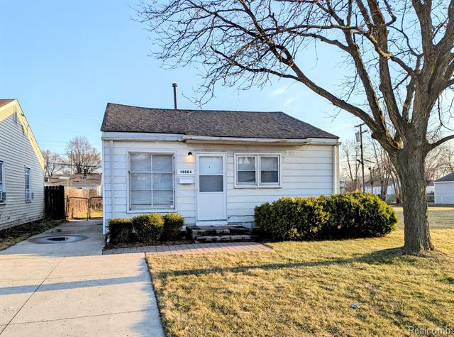 front view picture of 13664 Knox, Warren, MI. 48089