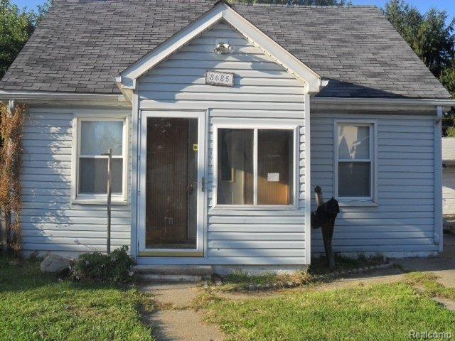 front view picture of 8685 Dodge, Warren, MI. 48089