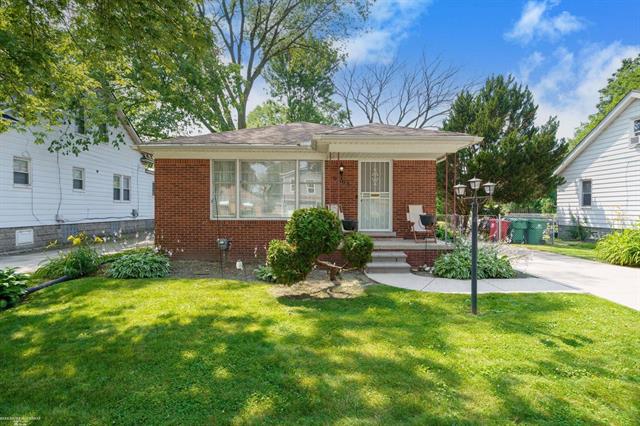 front view picture of 22113 Pleasant, Eastpointe, MI. 48021
