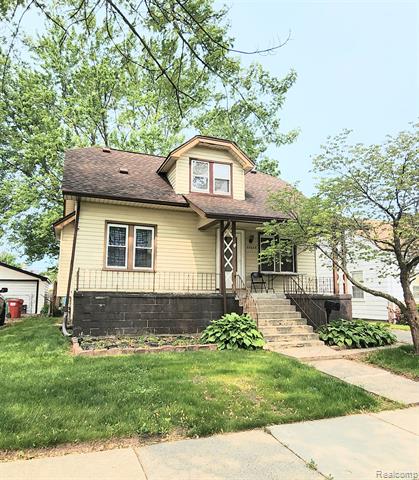 front view picture of 22035 Brittany, Eastpointe, MI. 48021
