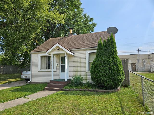 front view picture of 11012 Paige, Warren, MI. 48089
