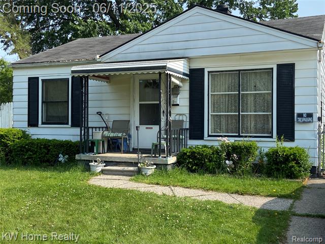 front view picture of 11268 Paige, Warren, MI. 48089