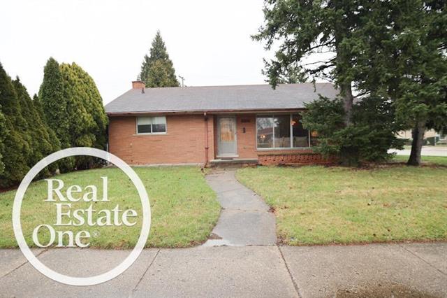 front view picture of 22400 Kelly, Eastpointe, MI. 48021