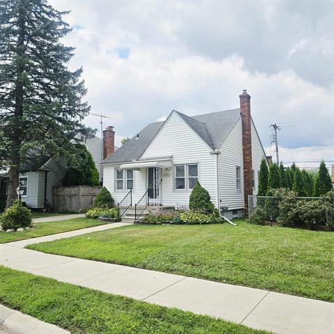 front view picture of 22511 Saxony, Eastpointe, MI. 48021