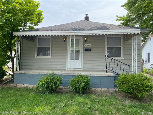 front view picture of 8662 Paige, Warren, MI. 48089