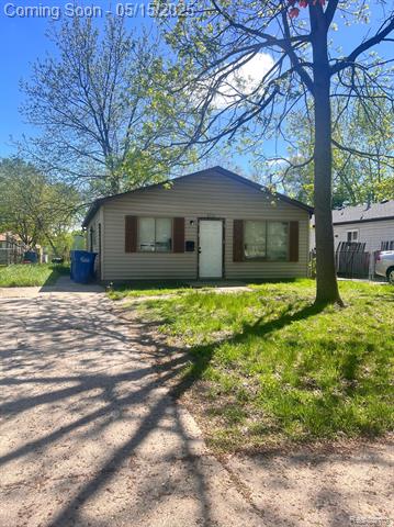 front view picture of 2316 Capitol, Warren, MI. 48091