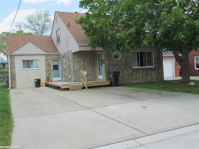 front view picture of 23121 Liberty, Saint Clair Shores, MI. 48080