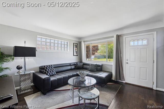 front view picture of 22622 Harmon, Saint Clair Shores, MI. 48080