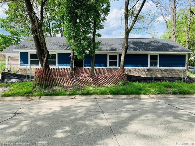 front view picture of 27720 Byron Ave, Farmington, MI. 48336