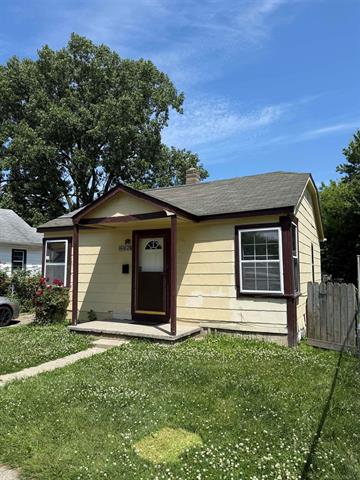 front view picture of 8459 Republic, Warren, MI. 48089