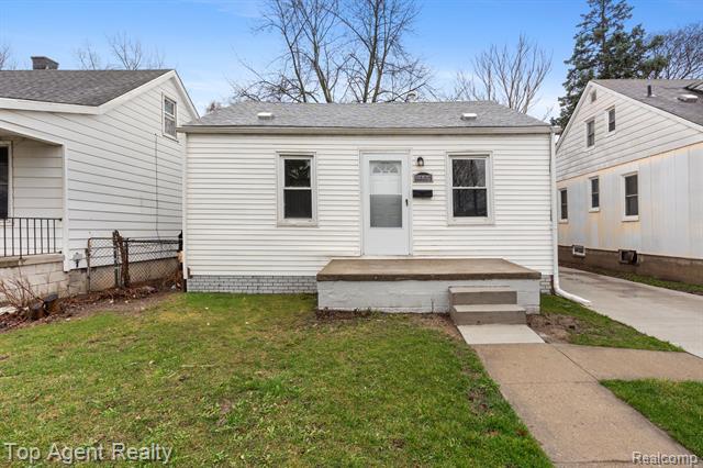 front view picture of 8684 Lozier, Warren, MI. 48089