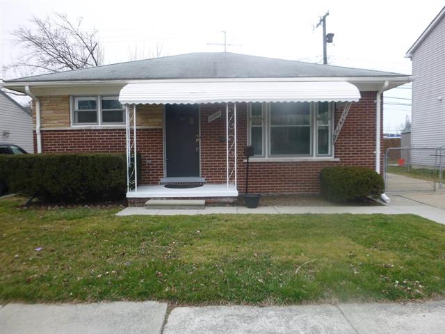 front view picture of 22951 Pleasant, Saint Clair Shores, MI. 48080
