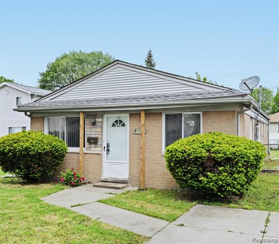 front view picture of 8111 Timken, Warren, MI. 48089