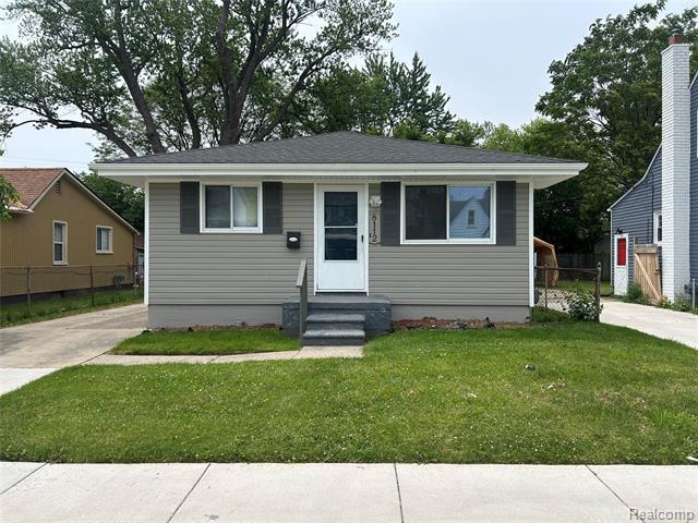 front view picture of 8112 Republic, Warren, MI. 48089