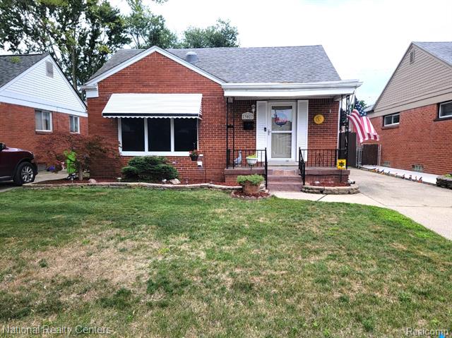 front view picture of 23027 Saxony, Eastpointe, MI. 48021