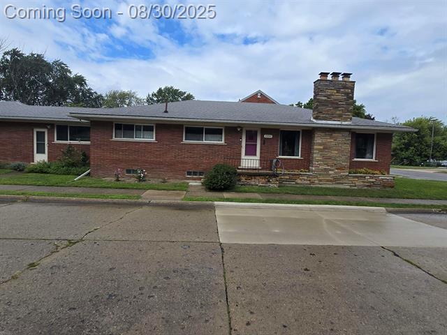 front view picture of 23001 Hayes, Eastpointe, MI. 48021