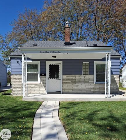 front view picture of 23031 Rosalind, Eastpointe, MI. 48021