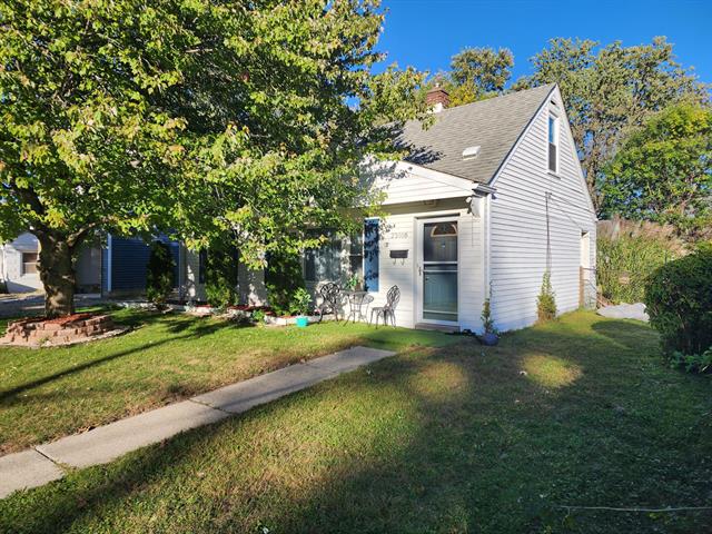 front view picture of 23006 Rosalind, Eastpointe, MI. 48021
