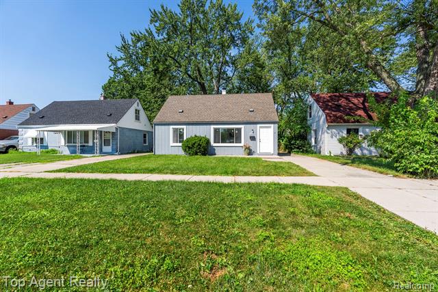 front view picture of 22839 Almond, Eastpointe, MI. 48021