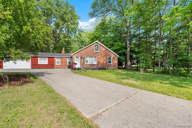 front view picture of 23808 Beierman, Warren, MI. 48091