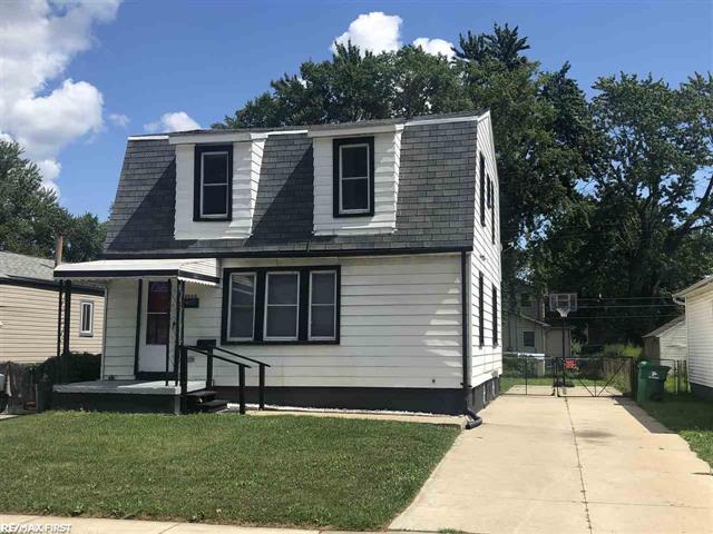 front view picture of 23040 Shakespeare, Eastpointe, MI. 48021