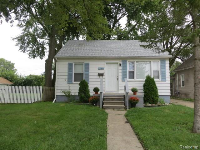 front view picture of 23082 Shakespeare, Eastpointe, MI. 48021