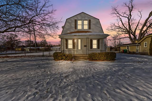 front view picture of 23013 Melrose, Eastpointe, MI. 48021