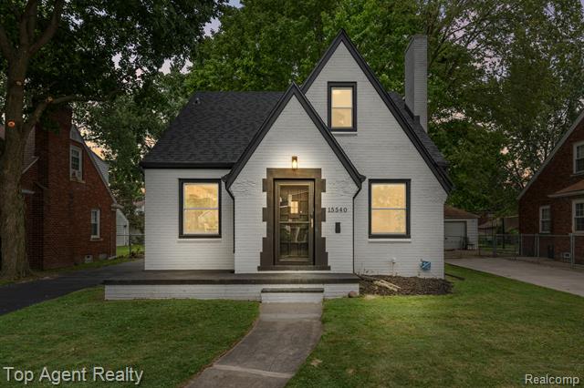 front view picture of 15540 Camden, Eastpointe, MI. 48021