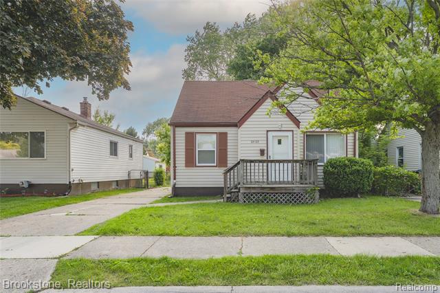 front view picture of 23123 Lambrecht, Eastpointe, MI. 48021
