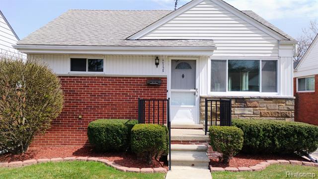 front view picture of 23162 Saxony, Eastpointe, MI. 48021