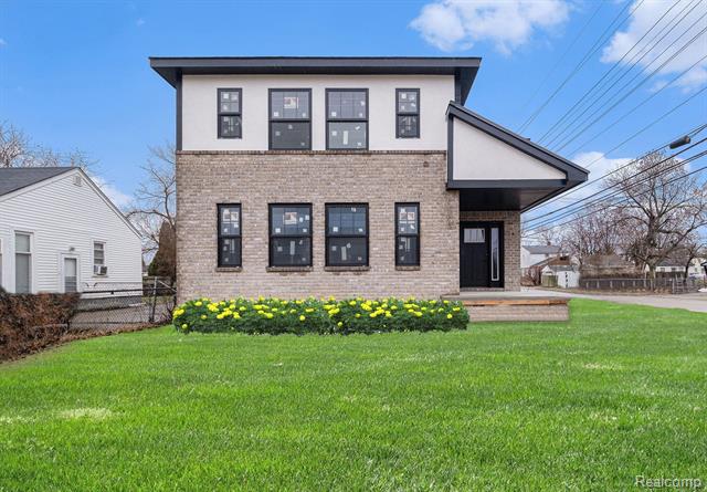 front view picture of 23708 Lexington, Eastpointe, MI. 48021