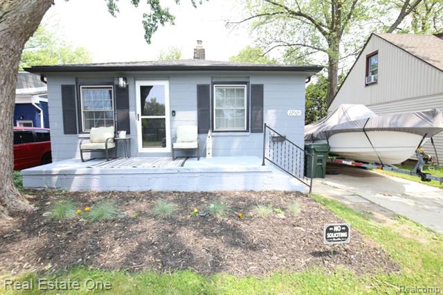 front view picture of 22505 Harper Lake, Saint Clair Shores, MI. 48080