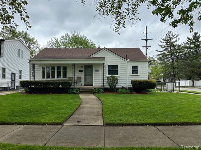 front view picture of 23708 Rosalind, Eastpointe, MI. 48021
