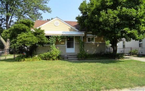 front view picture of 8265 Chapp, Warren, MI. 48089