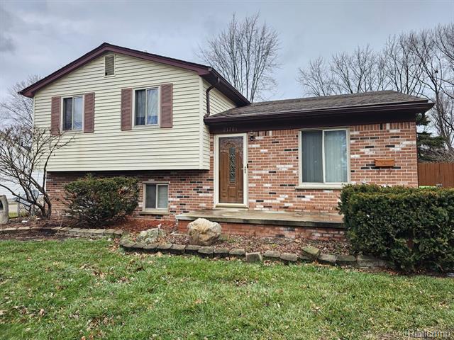 front view picture of 21701 Pleasant, Saint Clair Shores, MI. 48080