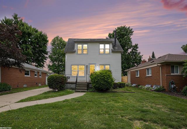 front view picture of 21604 Grand Lake, Saint Clair Shores, MI. 48080