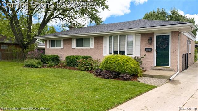 front view picture of 20524 Pleasant, Saint Clair Shores, MI. 48080
