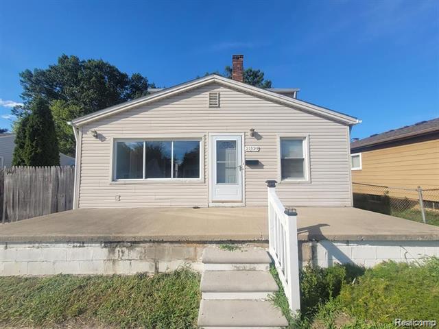 front view picture of 21923 Grand Lake, Saint Clair Shores, MI. 48080