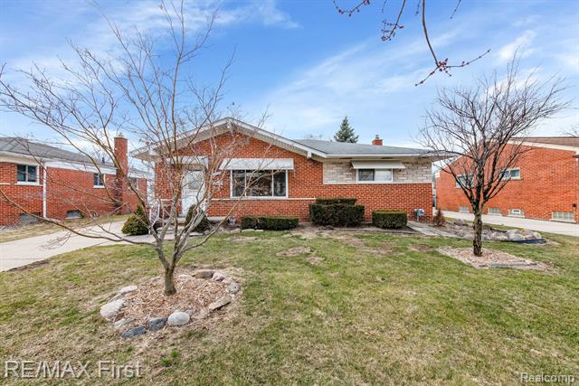 front view picture of 24223 Loretta, Warren, MI. 48091