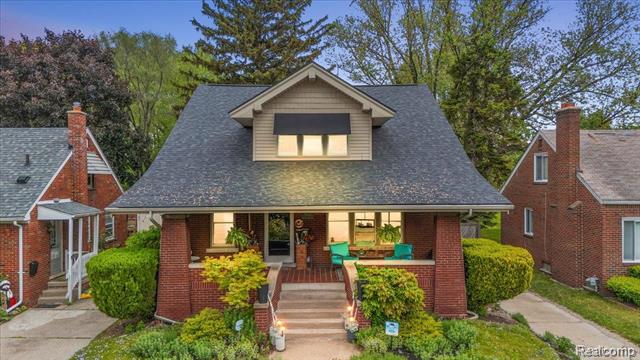 front view picture of 15601 Deerfield, Eastpointe, MI. 48021