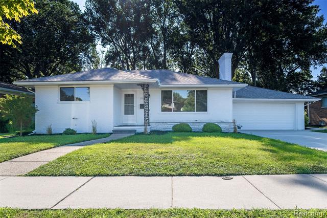 front view picture of 22958 Beaconsfield, Eastpointe, MI. 48021