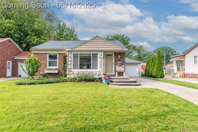 front view picture of 21825 Pleasant, Saint Clair Shores, MI. 48080