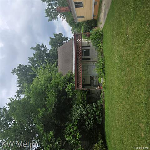 front view picture of 23824 Tuscany, Eastpointe, MI. 48021